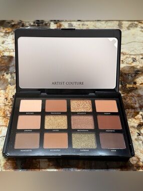 Artist Couture Supreme Nudes Eyeshadow Palette - New